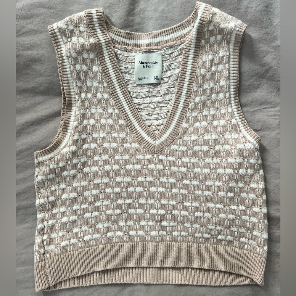 A&F crop vest